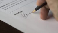 Dattiloscritto, verbale o manoscritto? La forma del consenso informato